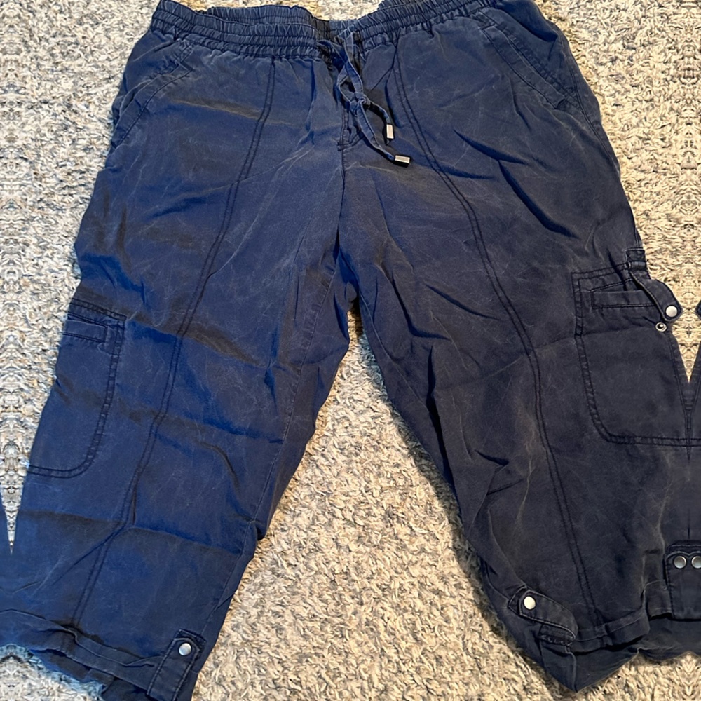 Blue cargo-ish capris’s